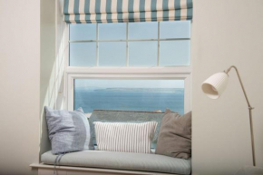 Shearwater View, 7 Rosemorran, St Ives